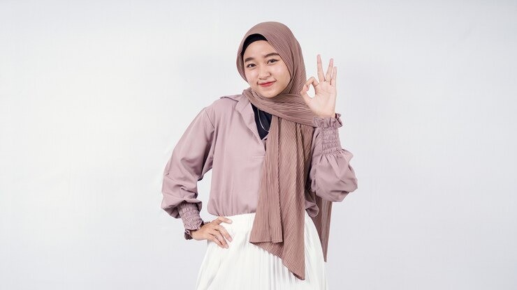 kerusakan rambut karena kunciran, rambut rontok parah, tips rambut sehat berhijab, cara mengikat rambut tanpa merusak, perawatan rambut ibu menyusui, rambut patah karena ikat rambut, rambut rusak karena jilbab, mengatasi rambut rontok setelah melahirkan